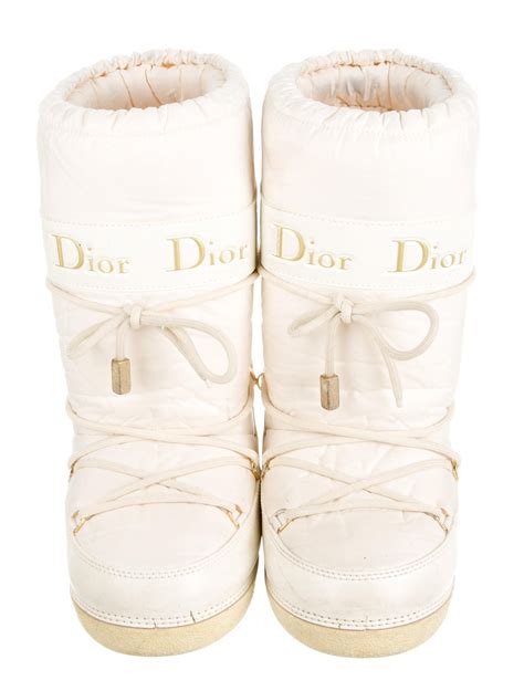 christian dior white moon boots.